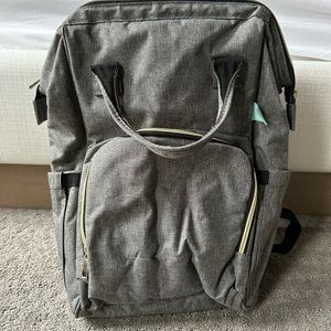 Breastfeeding backpack